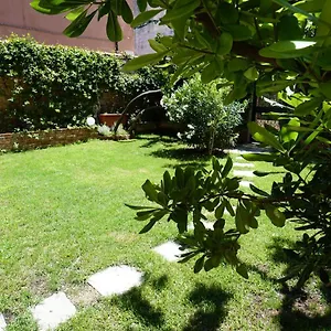  Bed & Breakfast P 1779