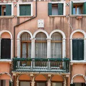San Polo Canal View By Wonderful Italy Benátky
